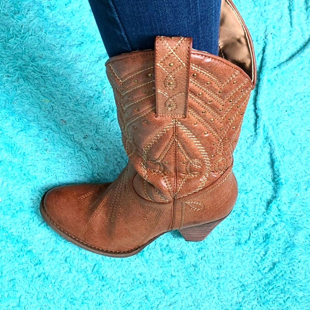 Tan, embellished cowboy boots